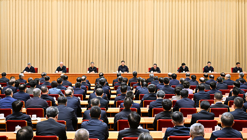 12月27日至28日,中央外事工作会议在北京举行。中共中央总书记、国家主席、中央军委主席习近平出席会议并发表重要讲话。李强、赵乐际、王沪宁、蔡奇、丁薛祥、李希、韩正出席会议。